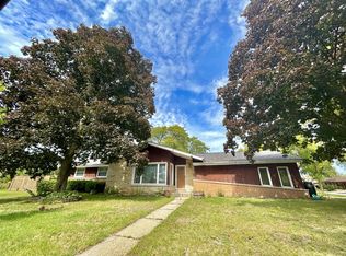 2250 W Mallory Ave, Milwaukee, WI 53221