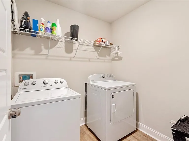 8120 Fairview Ct — Photo 14