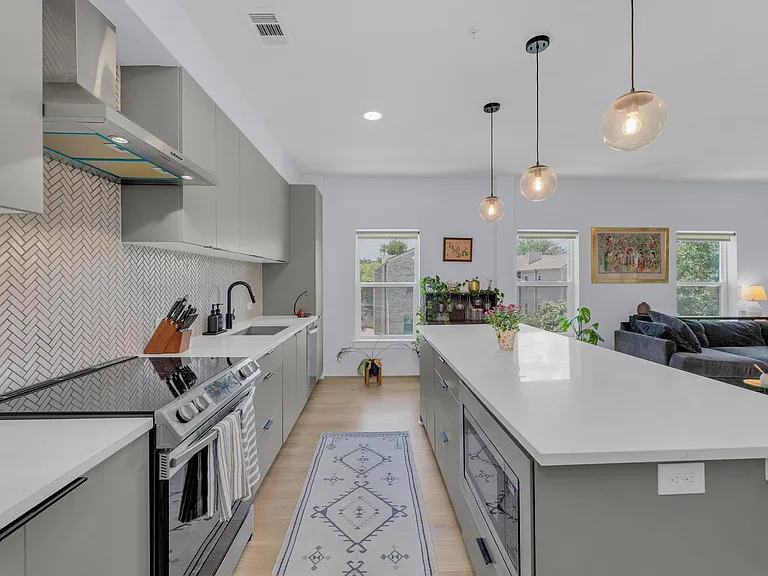 2500 Longview St #323 — Photo 10