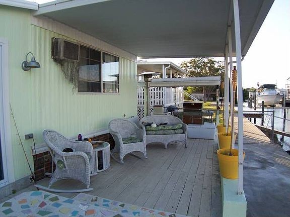 Outdoor Patio w/BBQ Area