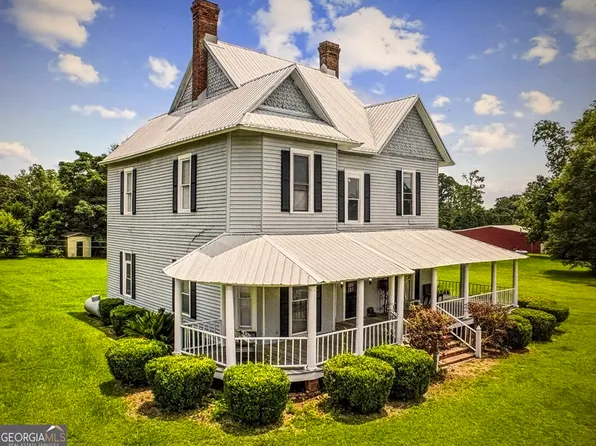 128 College St NE, Parrott, GA 39877