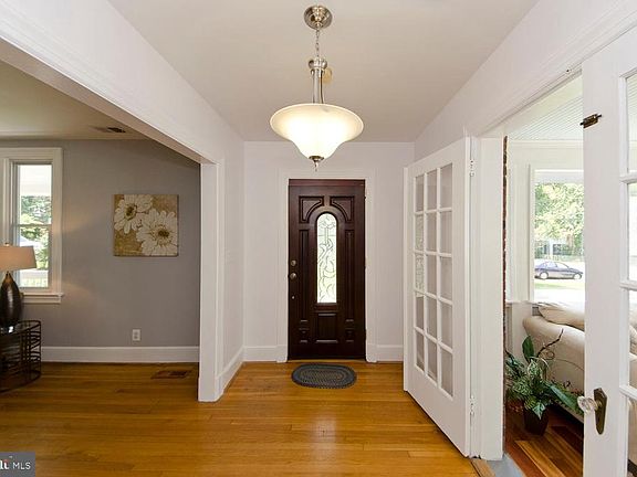 5th image of 1003 Hillwood Ave