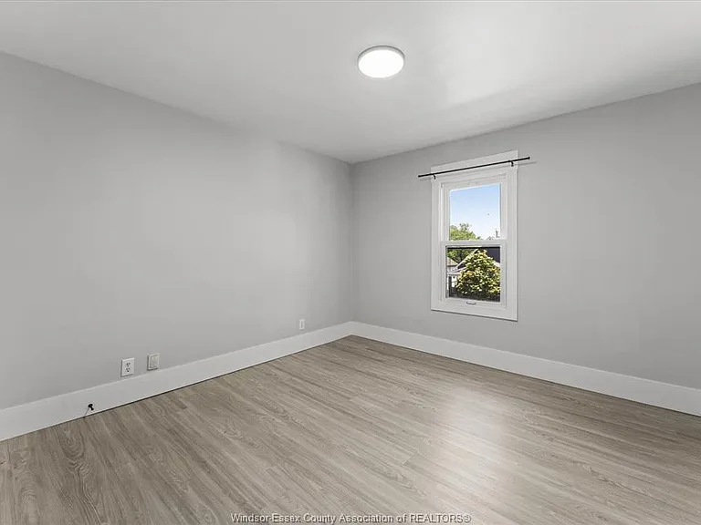 371 Curry Ave — Photo 23
