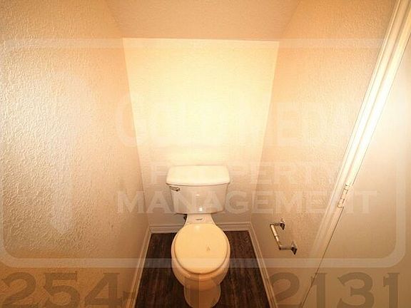 5th image of 5805 Redstone Dr APT A