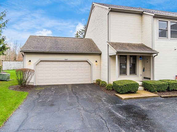 2nd image of 1047 Pinewood Ln #9-5