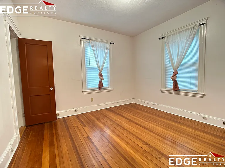 49 Parsons St — Photo 11