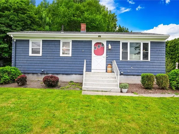 27 Alan Ave, Portsmouth, RI 02871