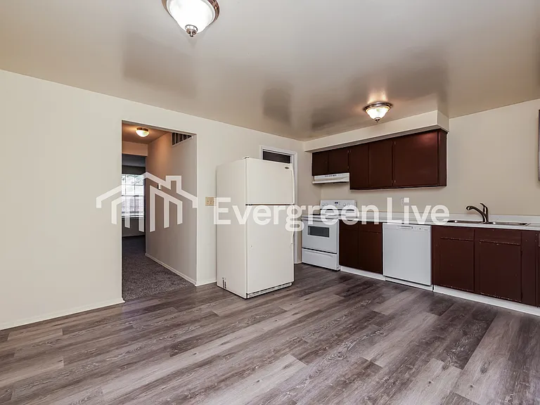 8213 Mount Carmel St — Photo 6