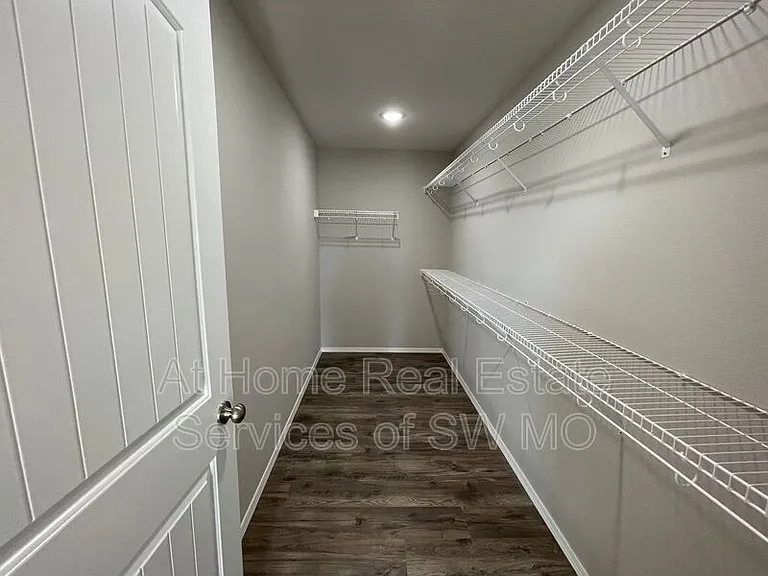 204 E Seminole St — Photo 10