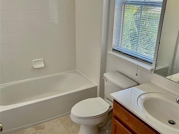 5th image of 1003 Wild Elm St #B