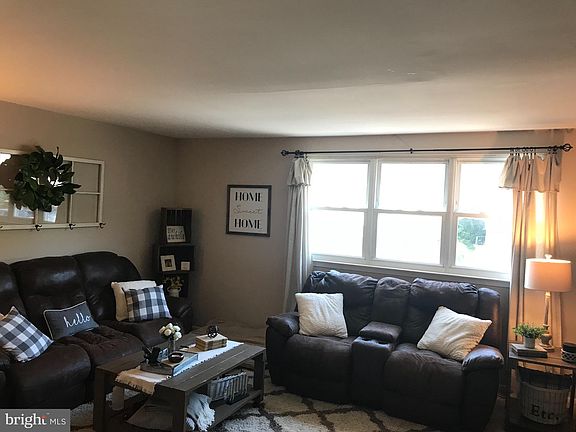 4th image of 3708 Ronnald Dr