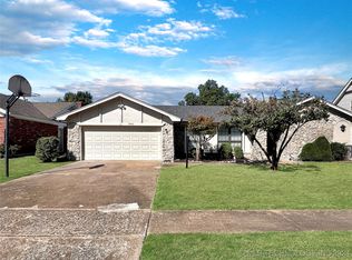 9043 E 26th Ct S, Tulsa, OK 74129