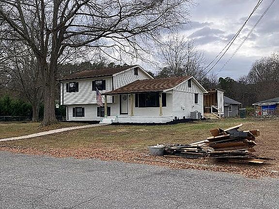 2nd image of 543 Efird St