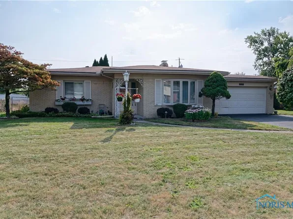 4350 Clarewood Dr, Toledo, OH 43623