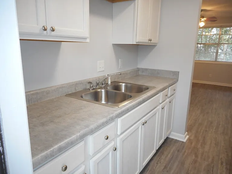 103 Gibson St #1-8 — Photo 1