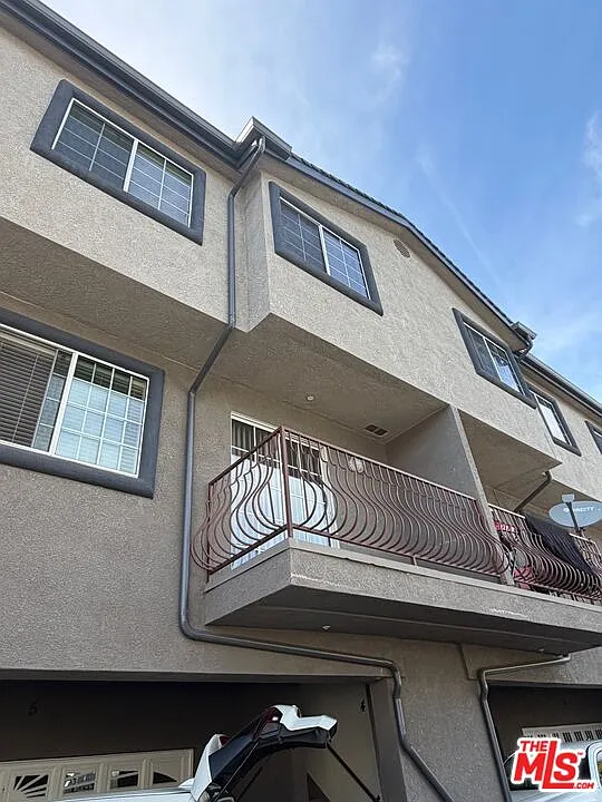 Building Photo - 1210 W 39th St #5