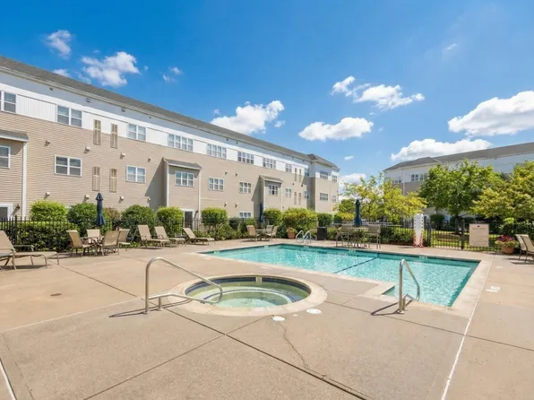 211 Central St APT A113, Norwood, MA 02062