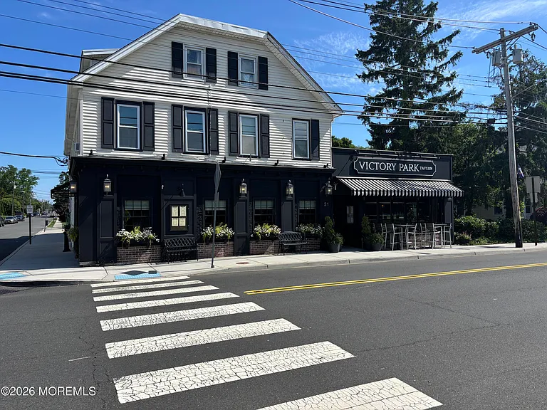 29 Lafayette St — Photo 48