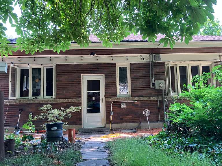 69 S University St — Photo 2