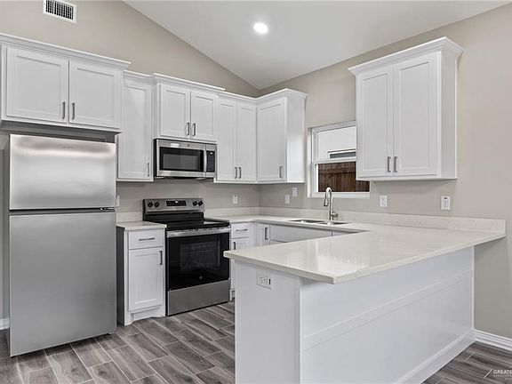 5th image of 2605 Woodpecker St #2