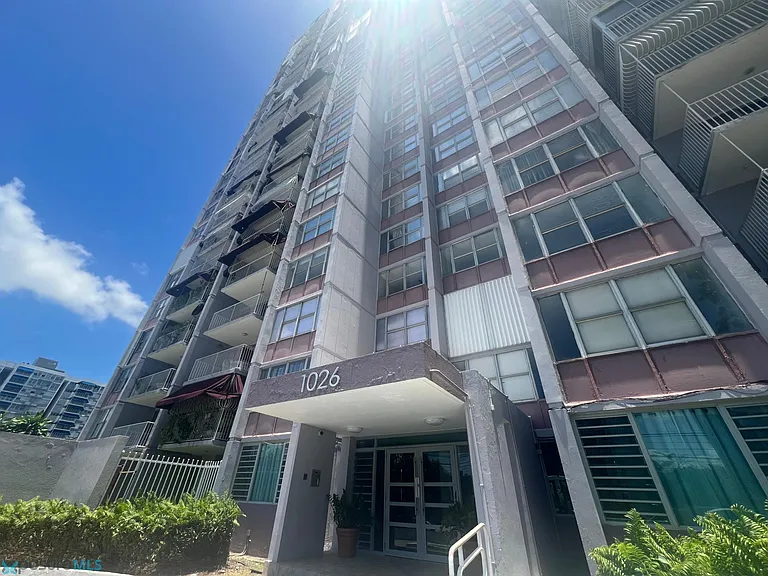 1026 Avenue Luis Vigoreaux #4C — Photo 15