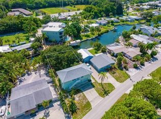 1645 Riverside Dr, Englewood, FL 34223