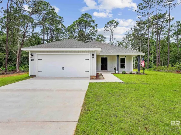 185 Saint Stephens Ct, Atmore, AL 36502