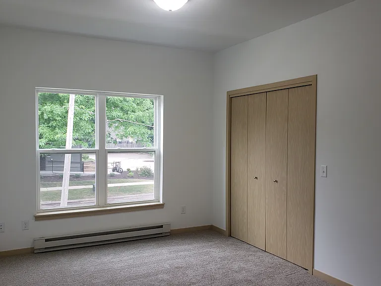 320 W Main St — Photo 8