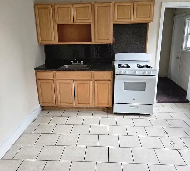 3106 Emerald St — Photo 7