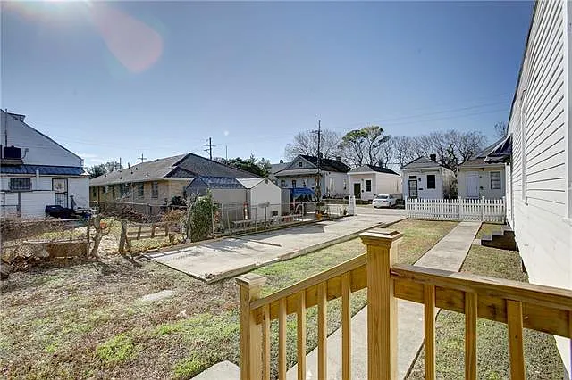 617 Tupelo St — Photo 36