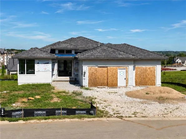 13705 W Guilford Rd, Leawood, KS 66224