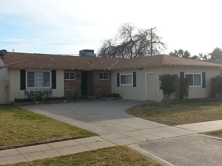 3368 E Buckingham Way — Photo 1