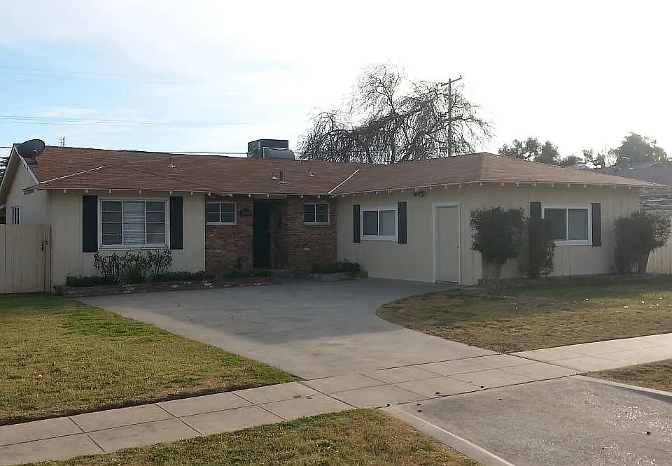 1st image of 3368 E Buckingham Way