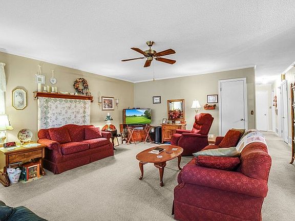 4th image of 806 Eastside Dr