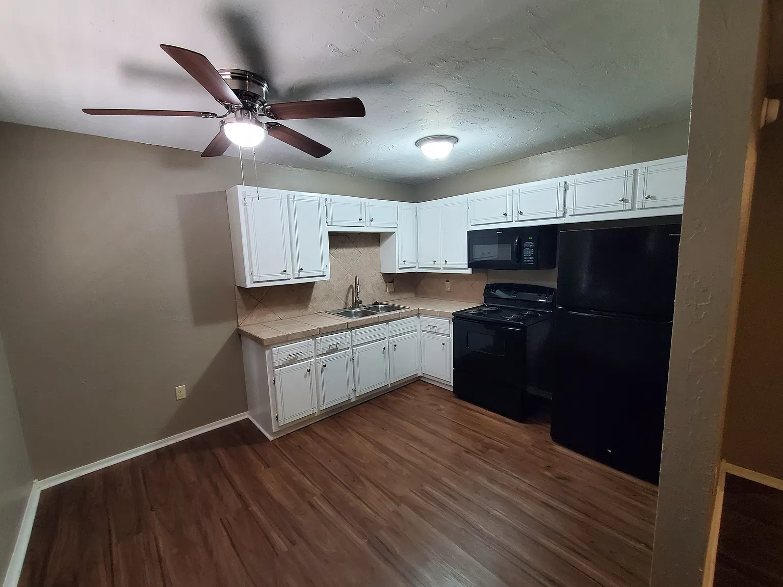 1 bed, 450 sqft, $650 — Photo 3
