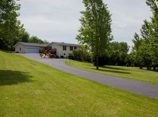 1201 W Evergreen Dr, Deerfield, WI 53531