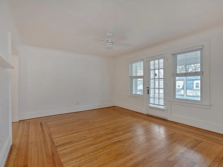 271 E Woodland St — Photo 19
