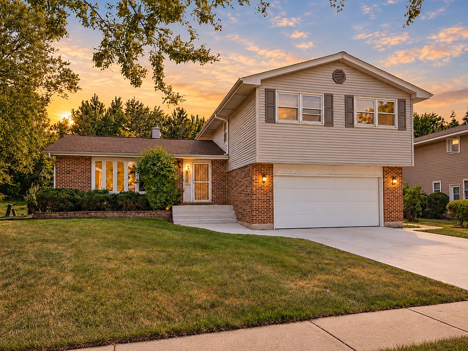 1st image of 1727 Roosa Ln