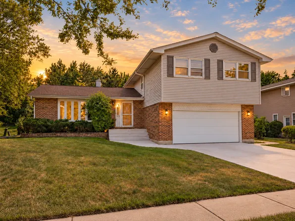 1727 Roosa Ln, Elk Grove Village, IL 60007