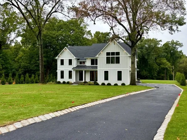 163 Oakwood Dr, New Providence Boro, NJ 07974