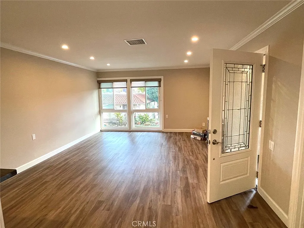 2 bed, 866 sqft, $2,700 — Photo 4
