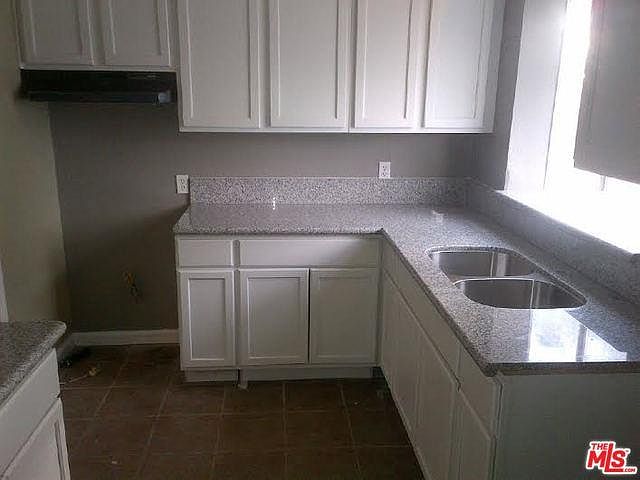 2nd image of 8344 Reseda Ave