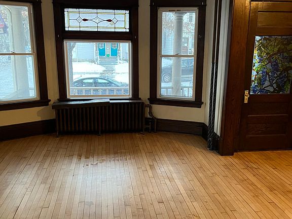5th image of 629 Mendota St #1