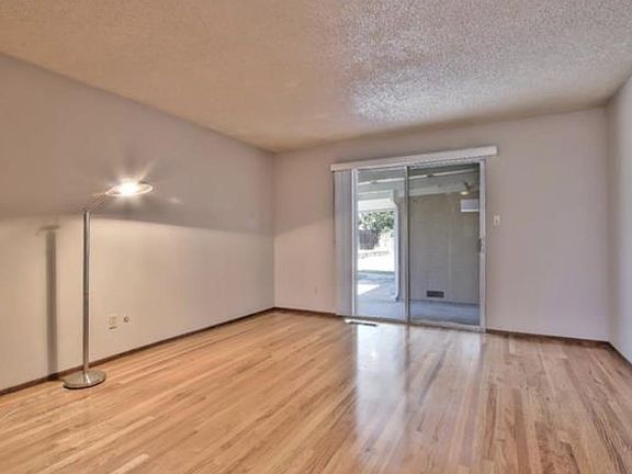 4th image of 5678 Lathrop Ct