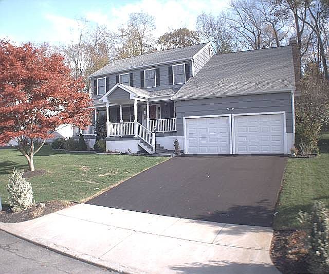 2nd image of 75 Nicole Dr