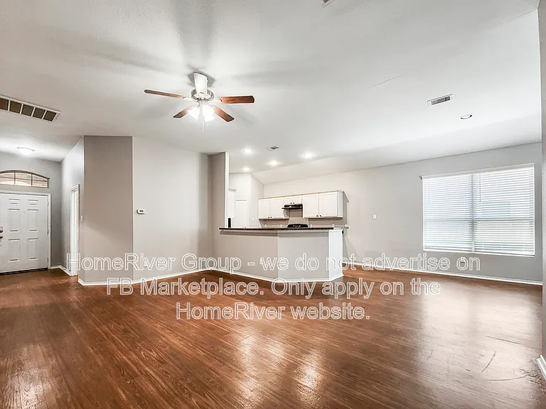 11427 Ryan Ct — Photo 2