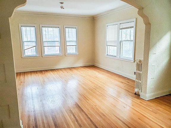 5th image of 3432 Emerson Ave S #893b56b67