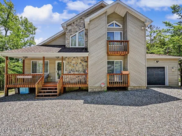 211 Nadine Blvd, Pocono Summit, PA 18346