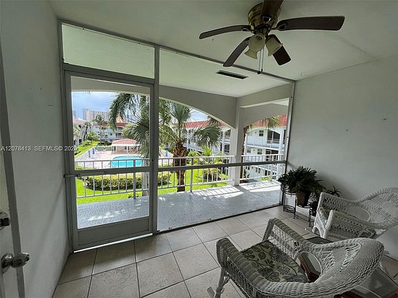 5th image of 581 Blue Heron Dr APT 307-B