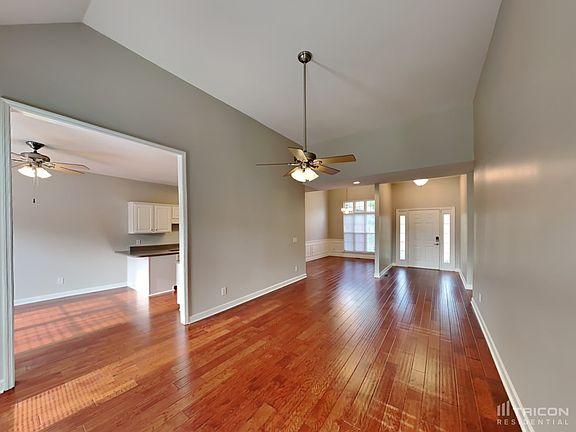 2nd image of 3030 Argyle Ave